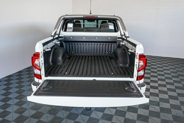 https://vehicle-cdn.autoleague.cloud/33489_2985330_8.jpg