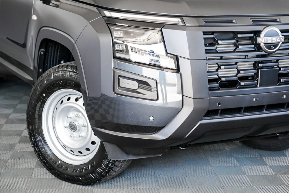 Nissan Navara image 2