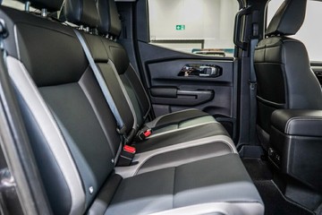 https://vehicle-cdn.autoleague.cloud/33489_2986902_12.jpg