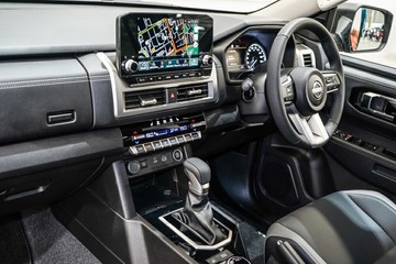 https://vehicle-cdn.autoleague.cloud/33489_2986902_27.jpg