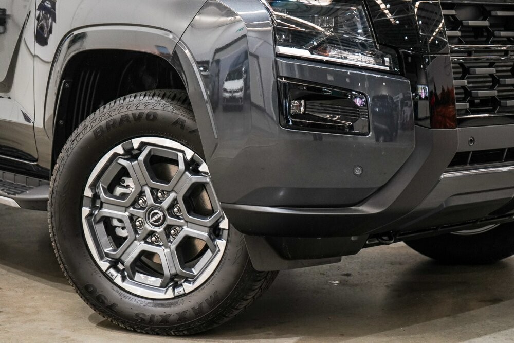Nissan Navara image 3