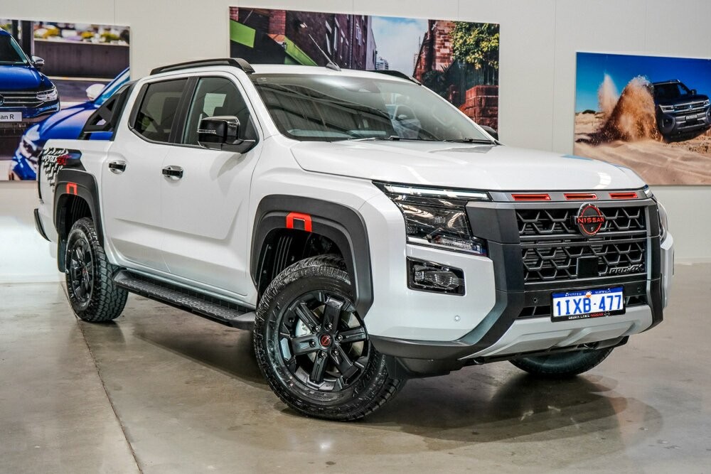 Nissan Navara image 1