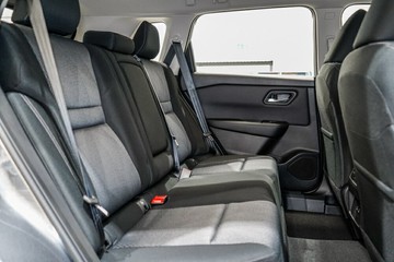 https://vehicle-cdn.autoleague.cloud/33489_2987368_2.jpg