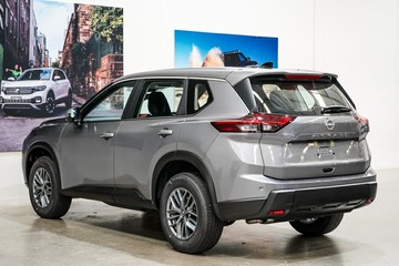 https://vehicle-cdn.autoleague.cloud/33489_2987368_6.jpg