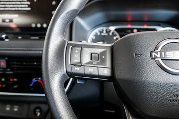 https://vehicle-cdn.autoleague.cloud/33489_2988868_16.jpg