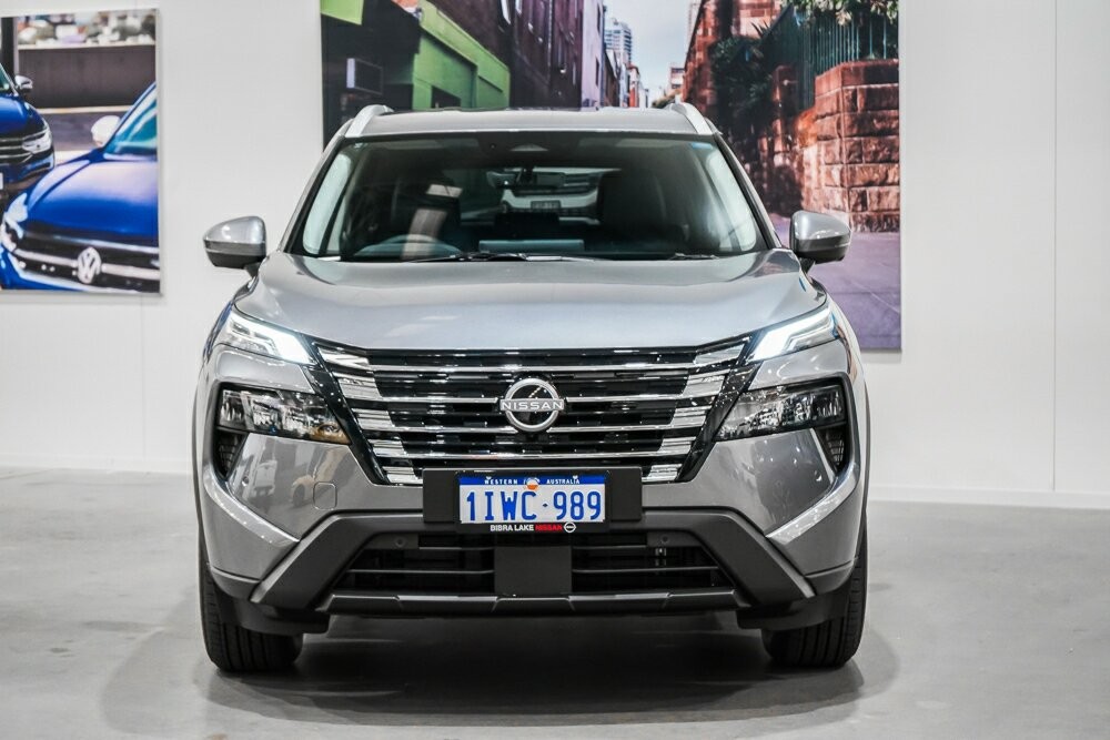 Nissan X-trail image 2