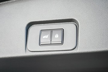 https://vehicle-cdn.autoleague.cloud/33489_2991231_10.jpg