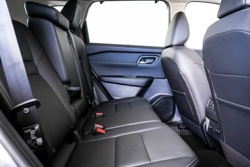 https://vehicle-cdn.autoleague.cloud/33489_2991231_12.jpg