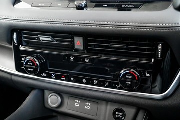 https://vehicle-cdn.autoleague.cloud/33489_2991231_21.jpg