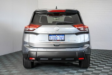 https://vehicle-cdn.autoleague.cloud/33489_2991231_7.jpg