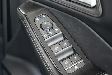 https://vehicle-cdn.autoleague.cloud/33489_2991926_13.jpg