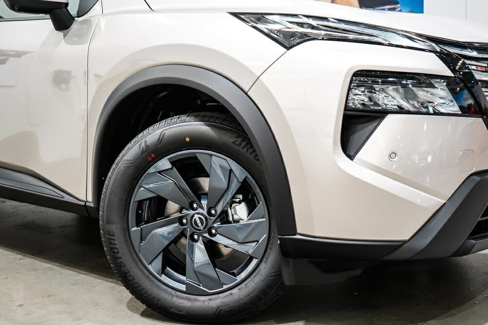 Nissan X-trail image 2