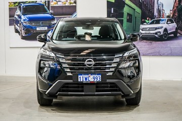 https://vehicle-cdn.autoleague.cloud/33489_2997843_3.jpg