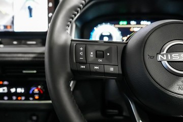 https://vehicle-cdn.autoleague.cloud/33489_2998083_12.jpg