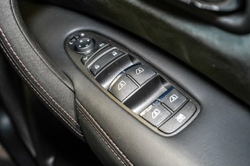 https://vehicle-cdn.autoleague.cloud/33489_3001392_17.jpg