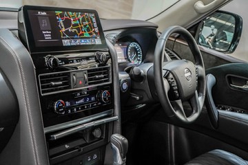 https://vehicle-cdn.autoleague.cloud/33489_3001392_28.jpg