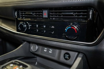 https://vehicle-cdn.autoleague.cloud/33489_3002021_18.jpg