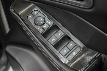 https://vehicle-cdn.autoleague.cloud/33489_3002021_22.jpg