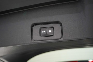https://vehicle-cdn.autoleague.cloud/33489_3002031_15.jpg