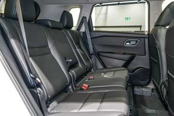 https://vehicle-cdn.autoleague.cloud/33489_3002031_16.jpg