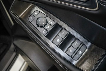 https://vehicle-cdn.autoleague.cloud/33489_3002031_19.jpg