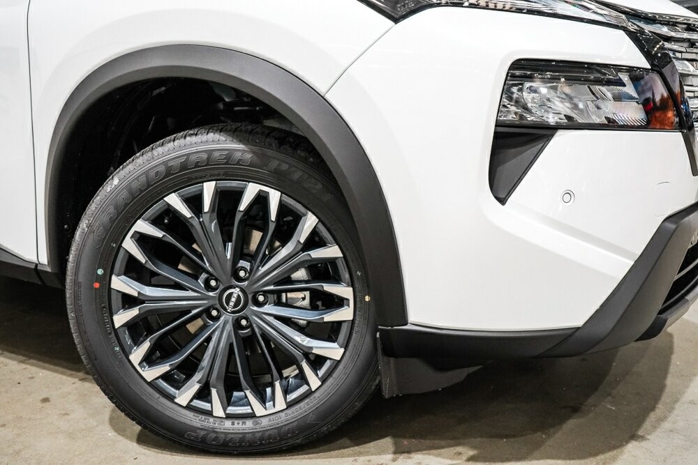 Nissan X-trail image 2
