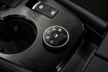 https://vehicle-cdn.autoleague.cloud/33489_3002031_27.jpg