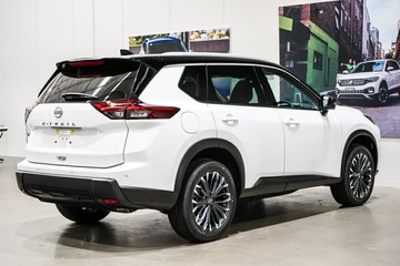 https://vehicle-cdn.autoleague.cloud/33489_3002031_6.jpg