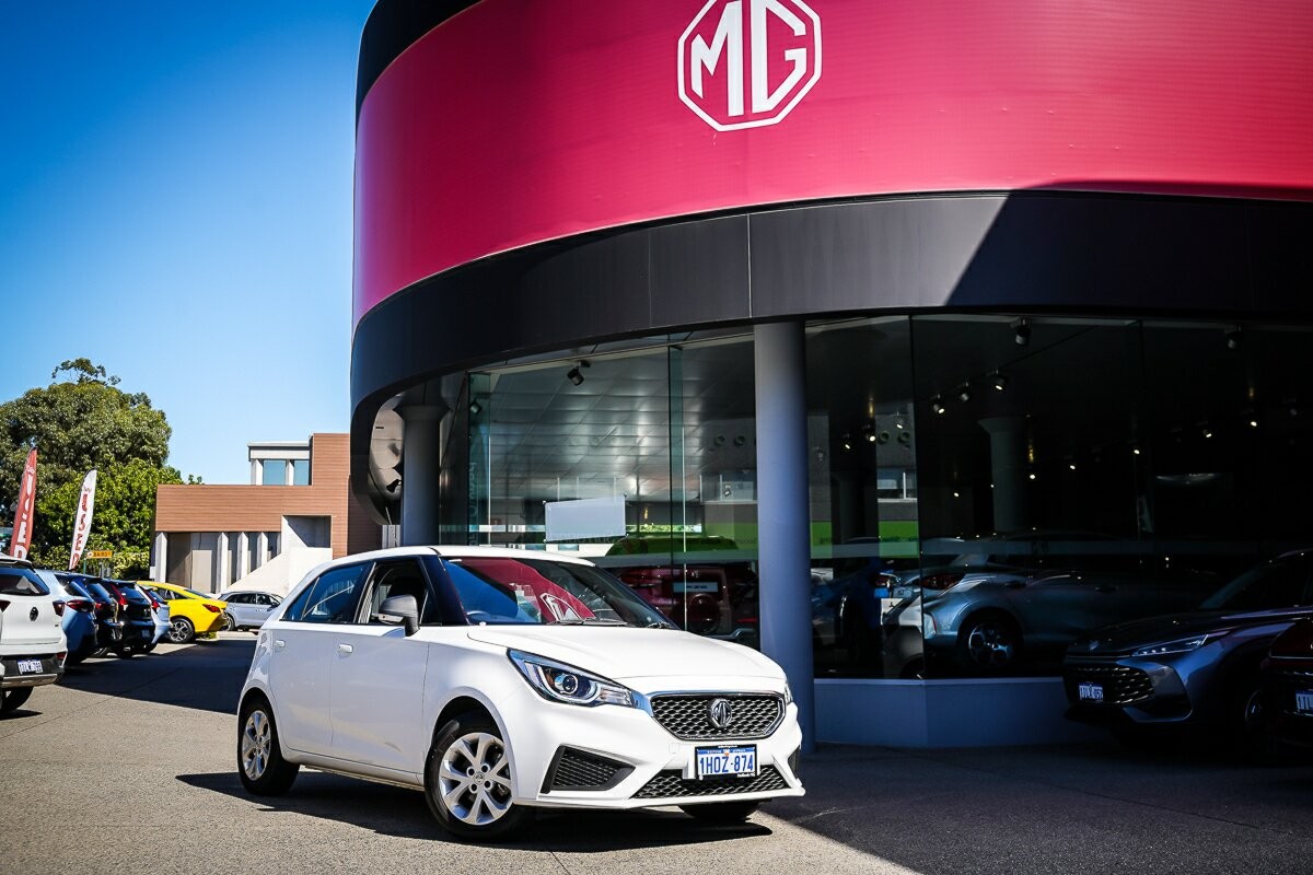 MG Mg3 image 2