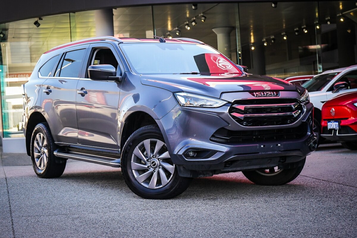 Isuzu Mu-x image 1