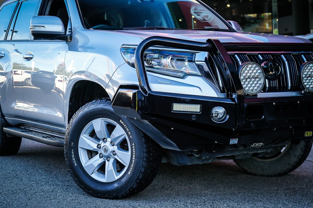Toyota Landcruiser Prado image 3