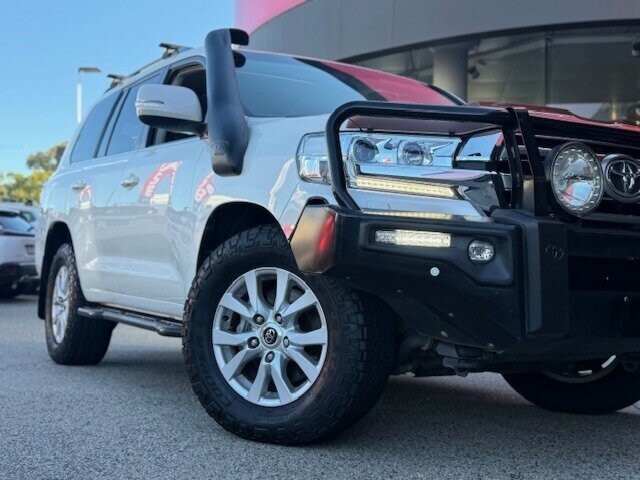 Toyota Landcruiser image 3