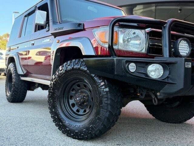 Toyota Landcruiser image 3