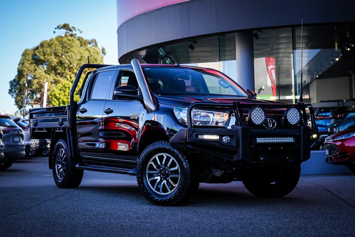 Toyota Hilux image 1