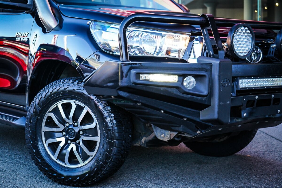 Toyota Hilux image 3