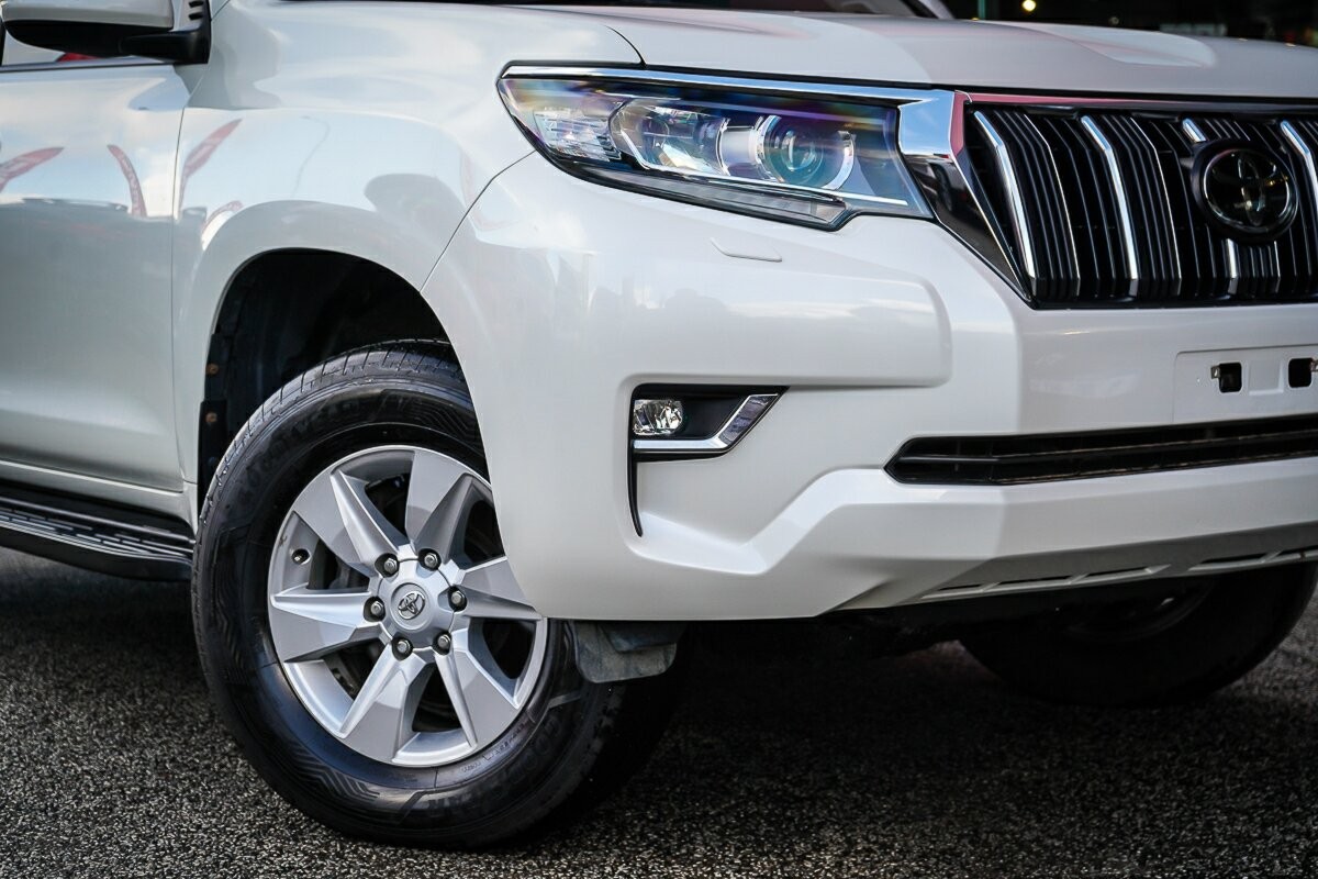 Toyota Landcruiser Prado image 4