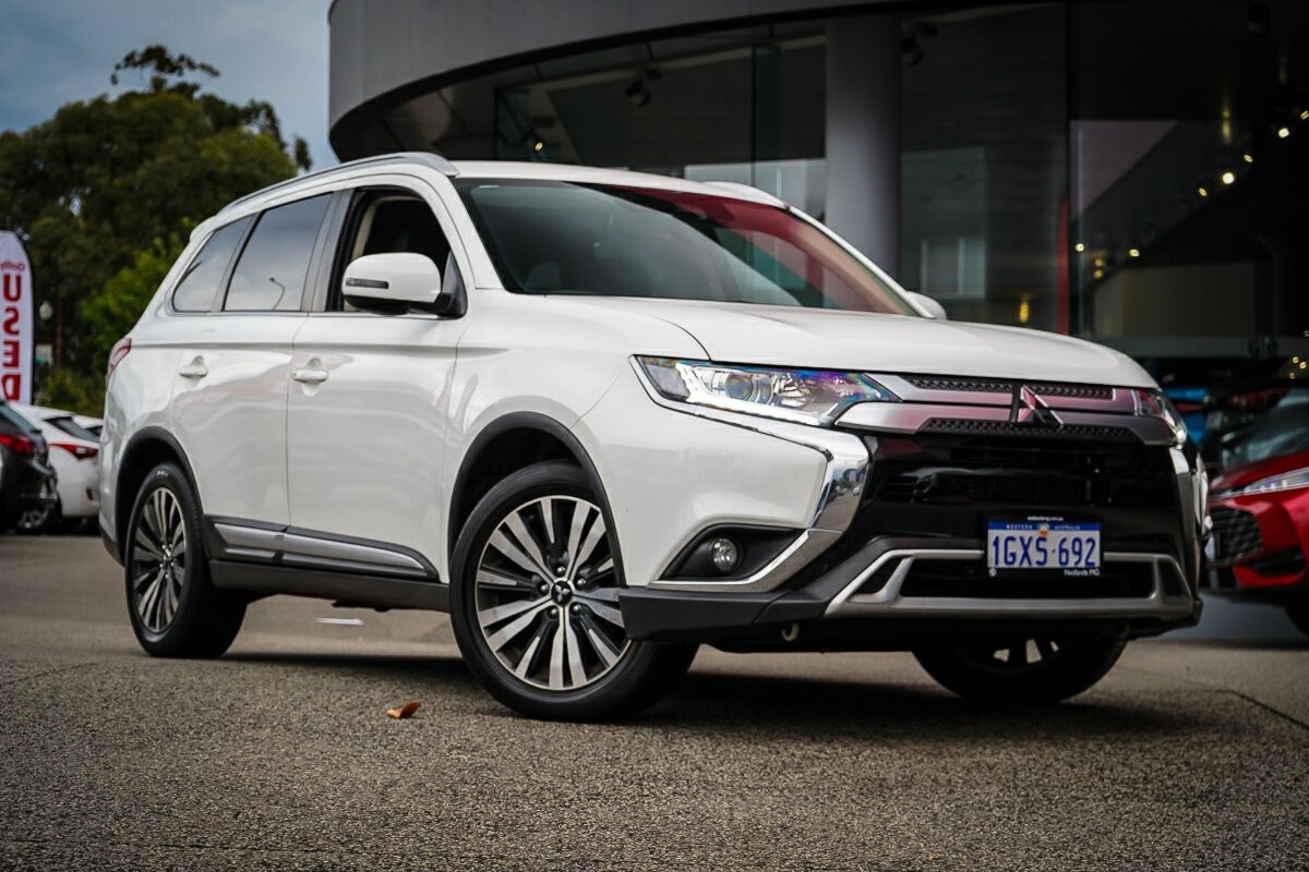 Mitsubishi Outlander image 1