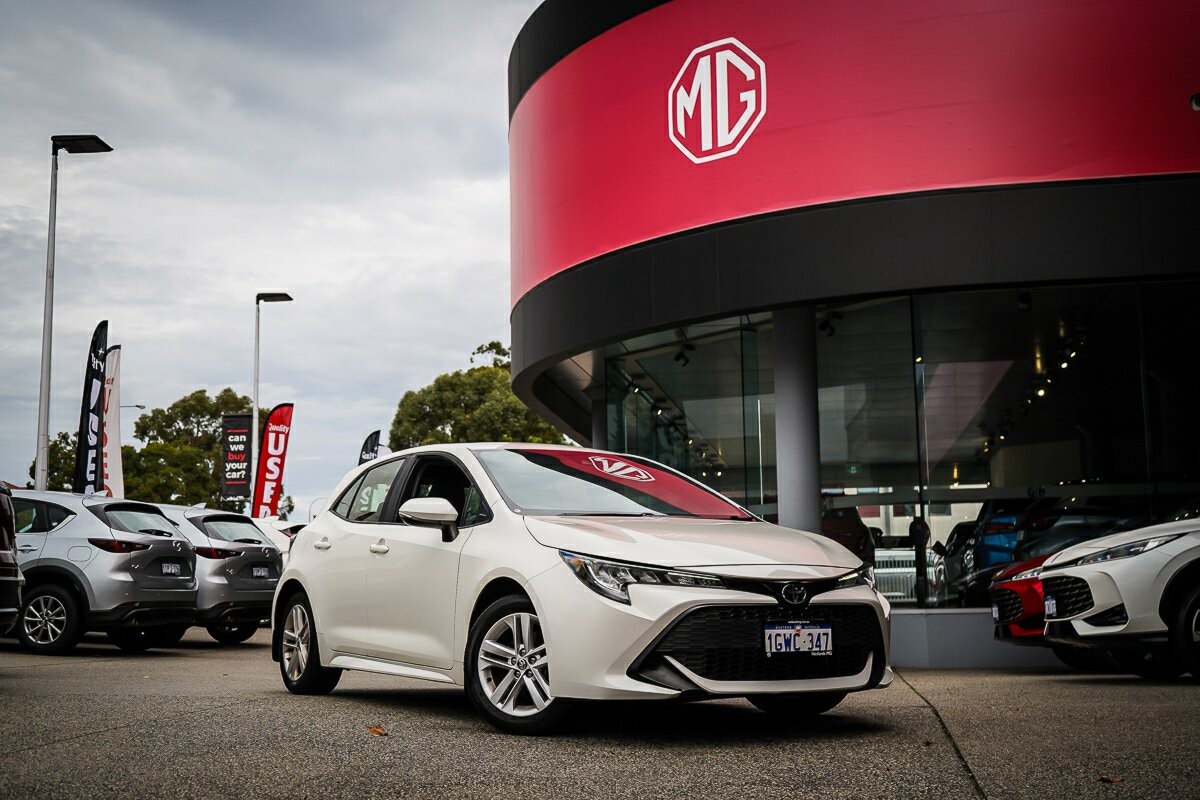 Toyota Corolla image 2