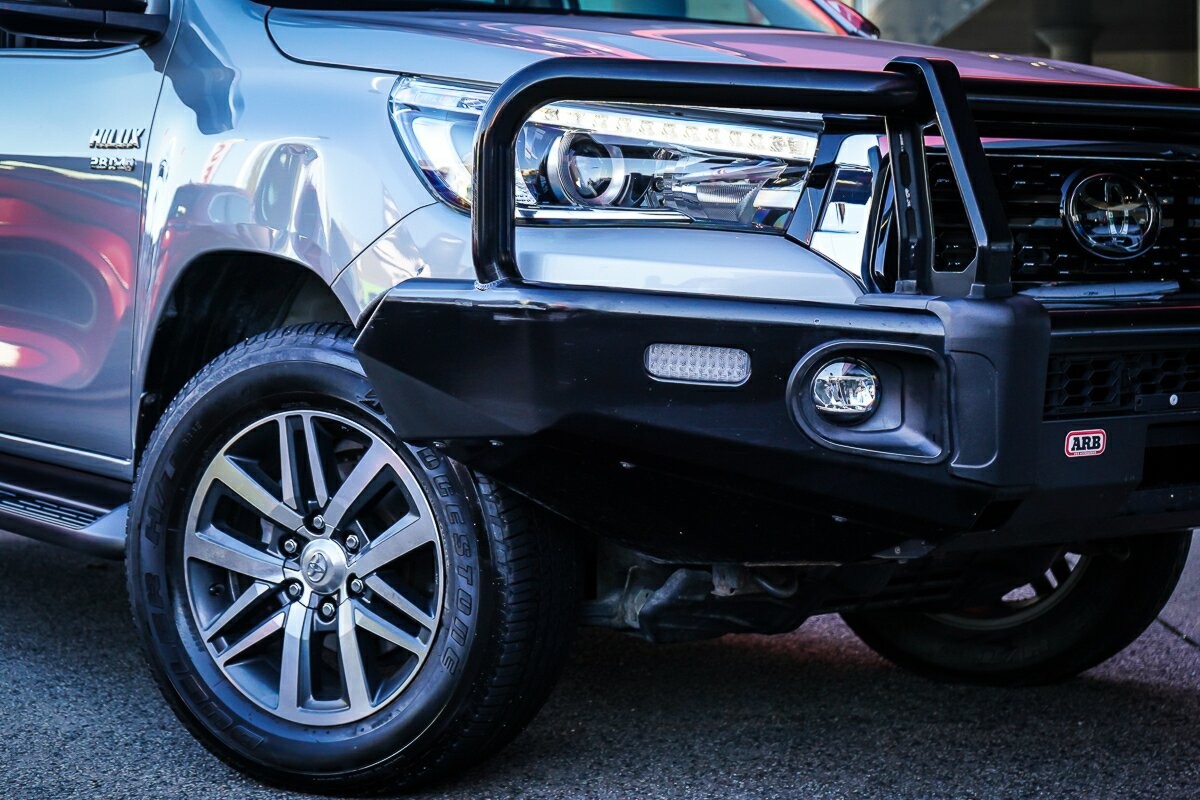 Toyota Hilux image 3