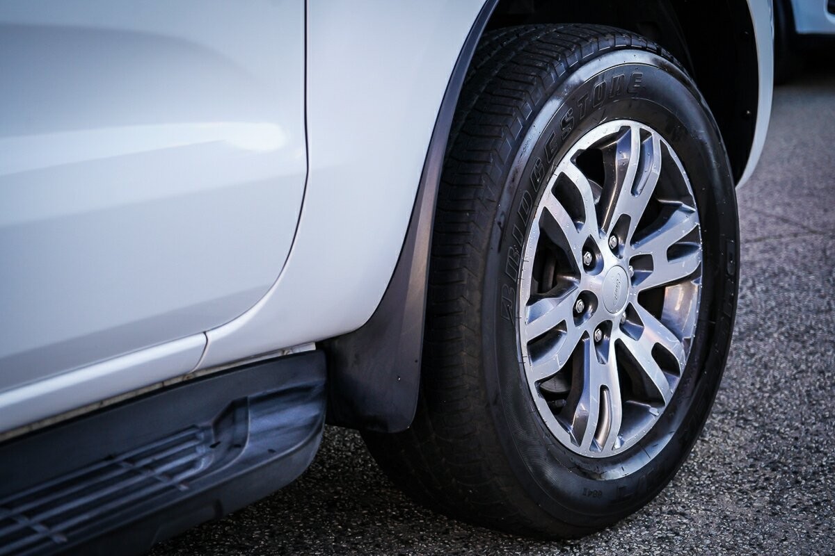 Ford Everest image 4