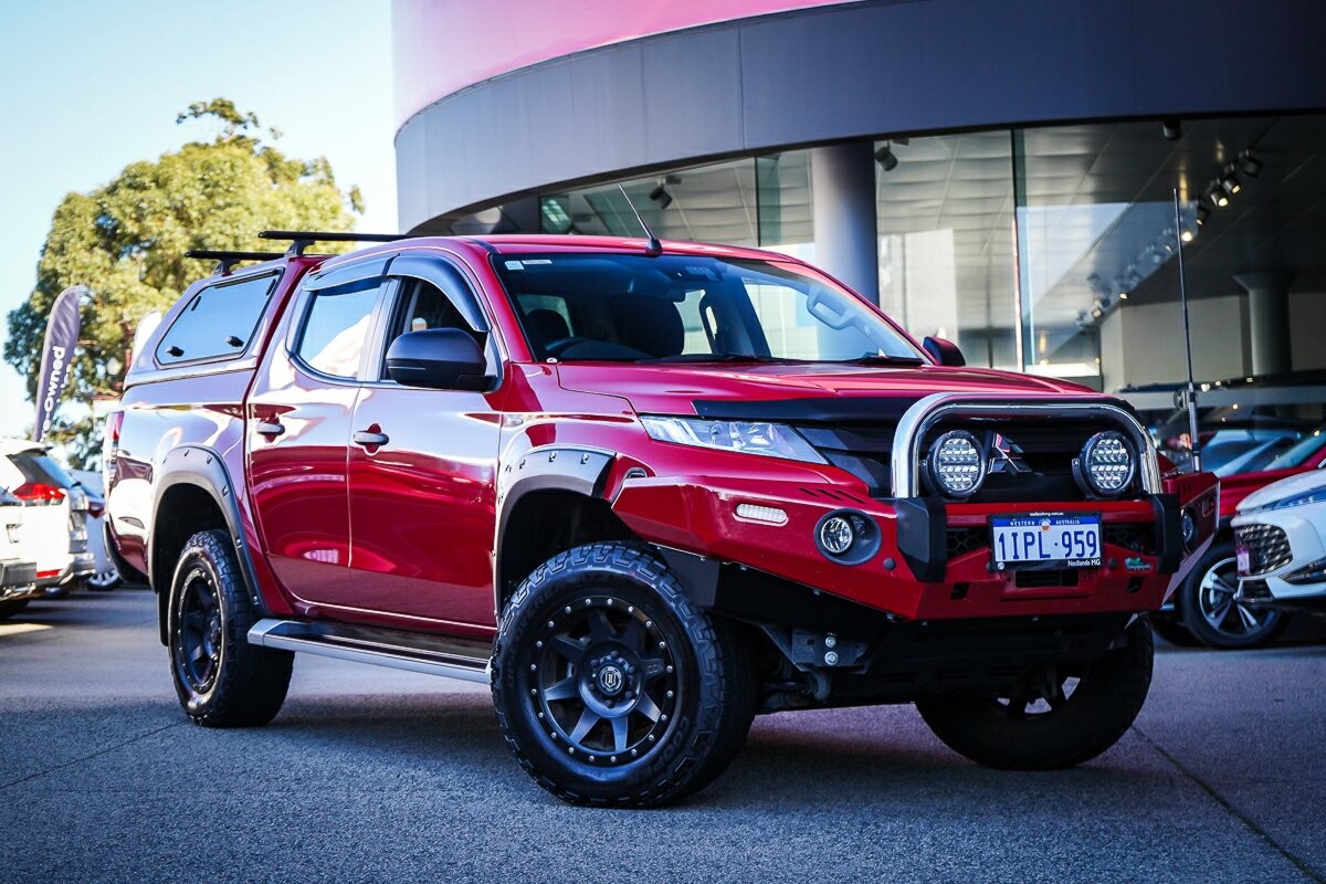 Mitsubishi Triton image 1