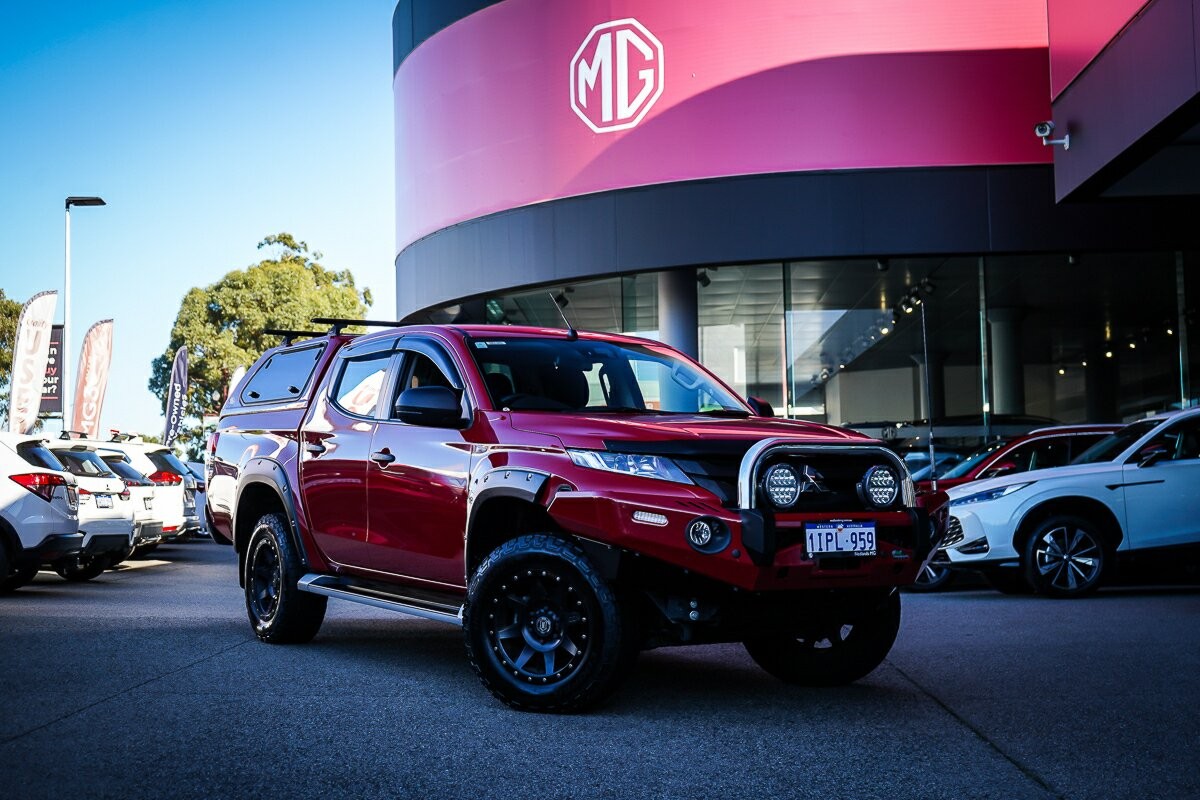 Mitsubishi Triton image 2