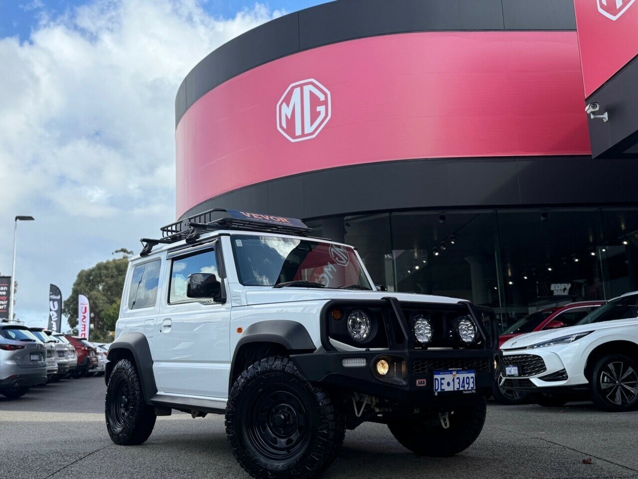 Suzuki Jimny image 2