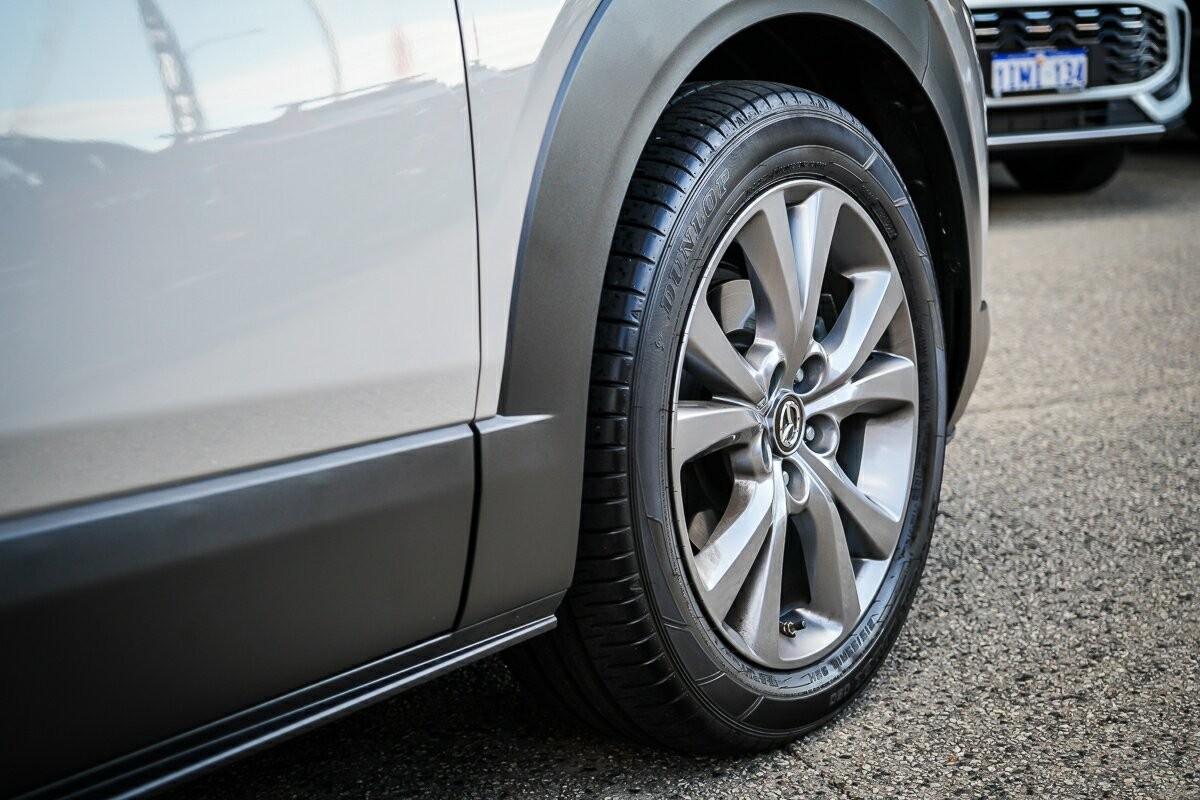 Mazda Cx-30 image 4