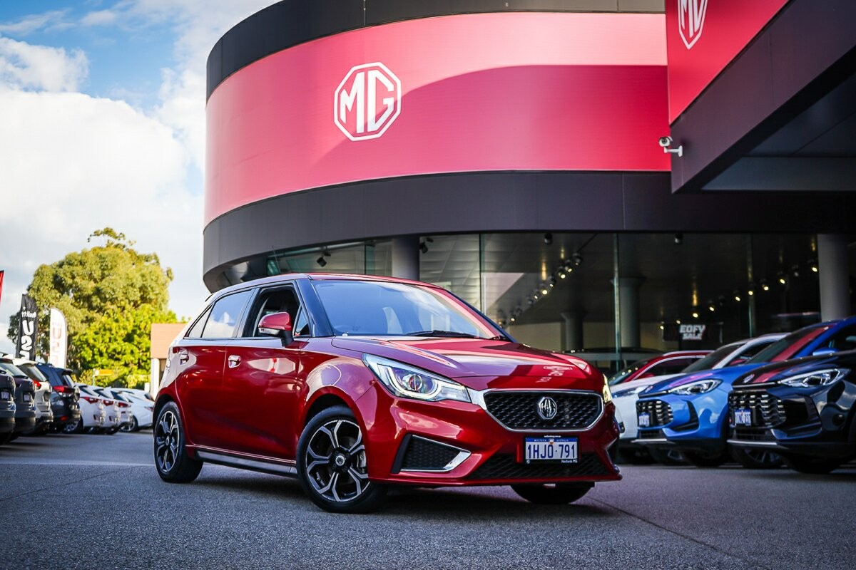 MG Mg3 image 2