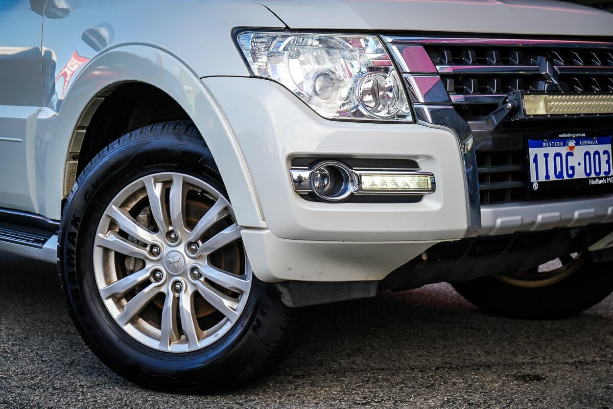 Mitsubishi Pajero image 3