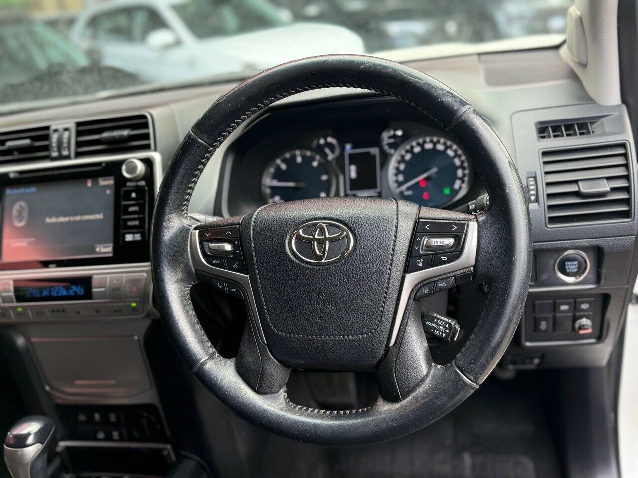 Toyota Landcruiser Prado image 4
