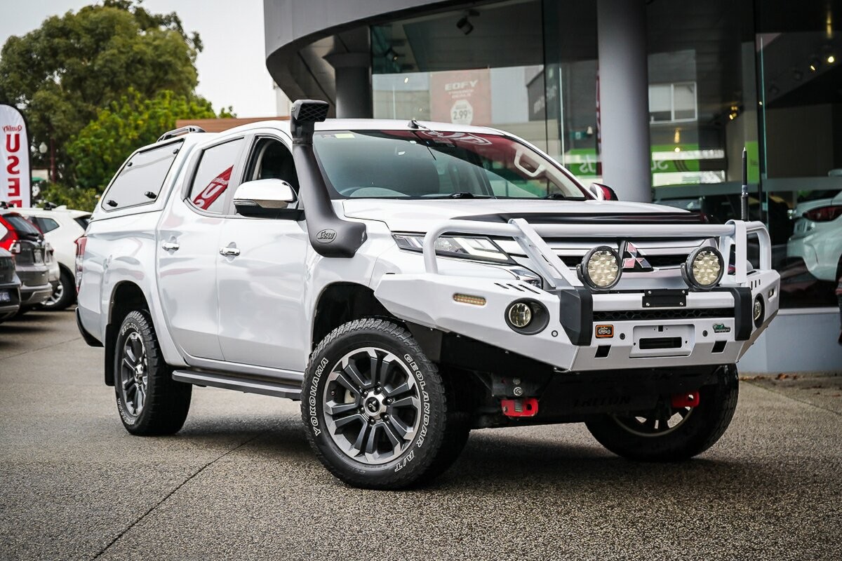 Mitsubishi Triton image 1