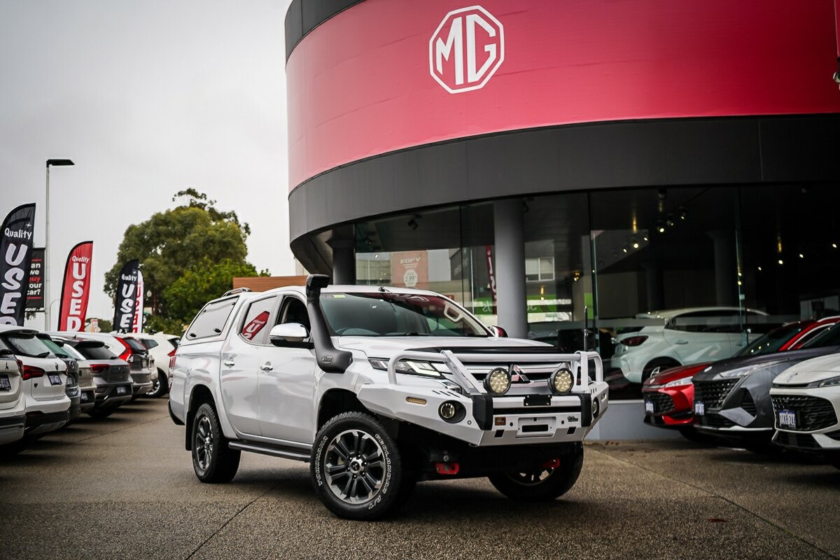 Mitsubishi Triton image 2