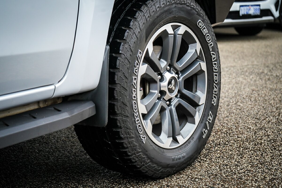 Mitsubishi Triton image 4